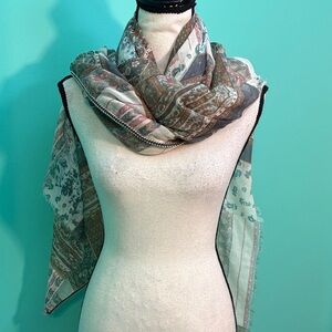 Elegant Floral Accent Scarf